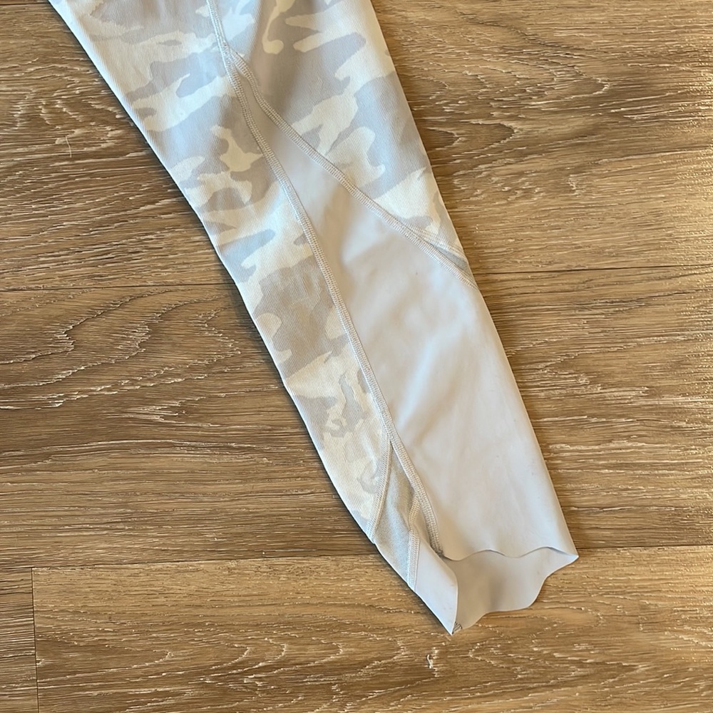 Lululemon Wunder-Under Scalloped Hem Leggings - Picture 10 of 11